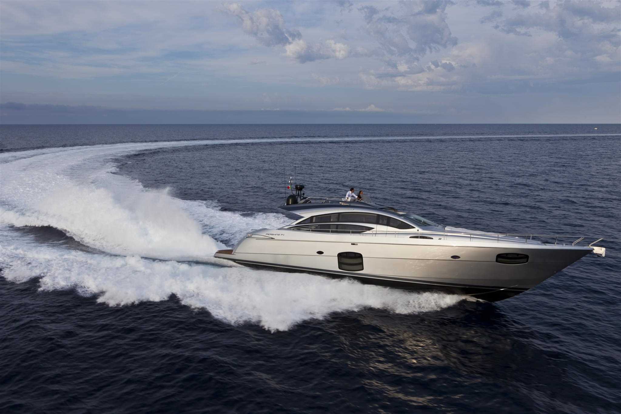 Pershing 74
