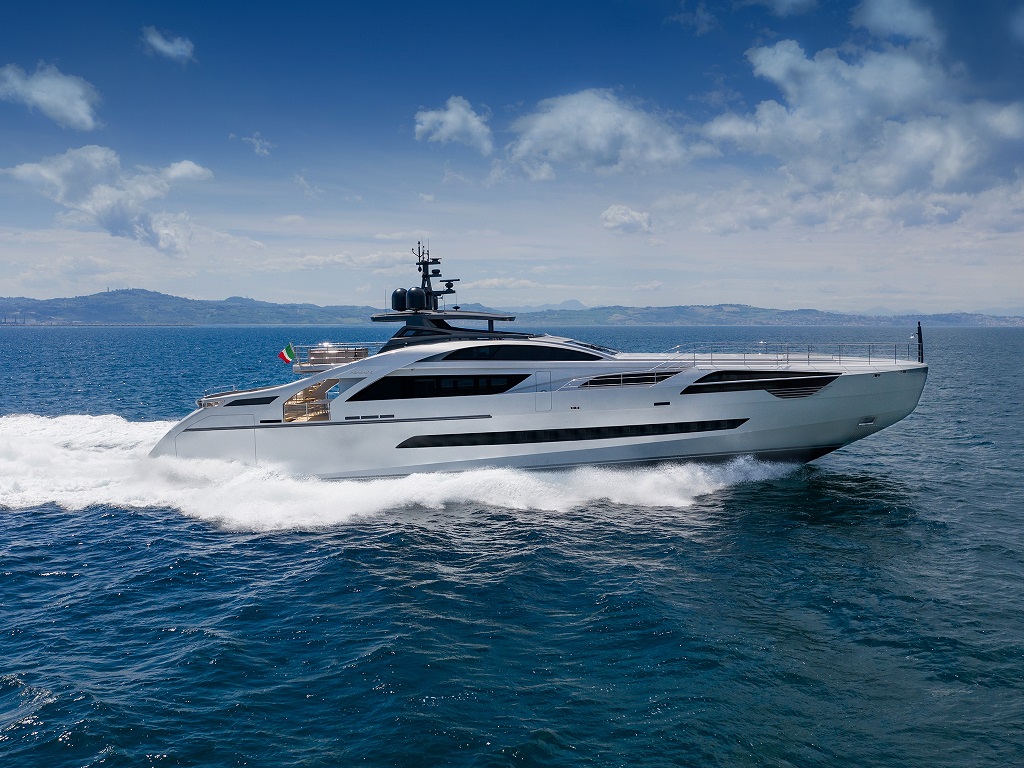 Pershing 140